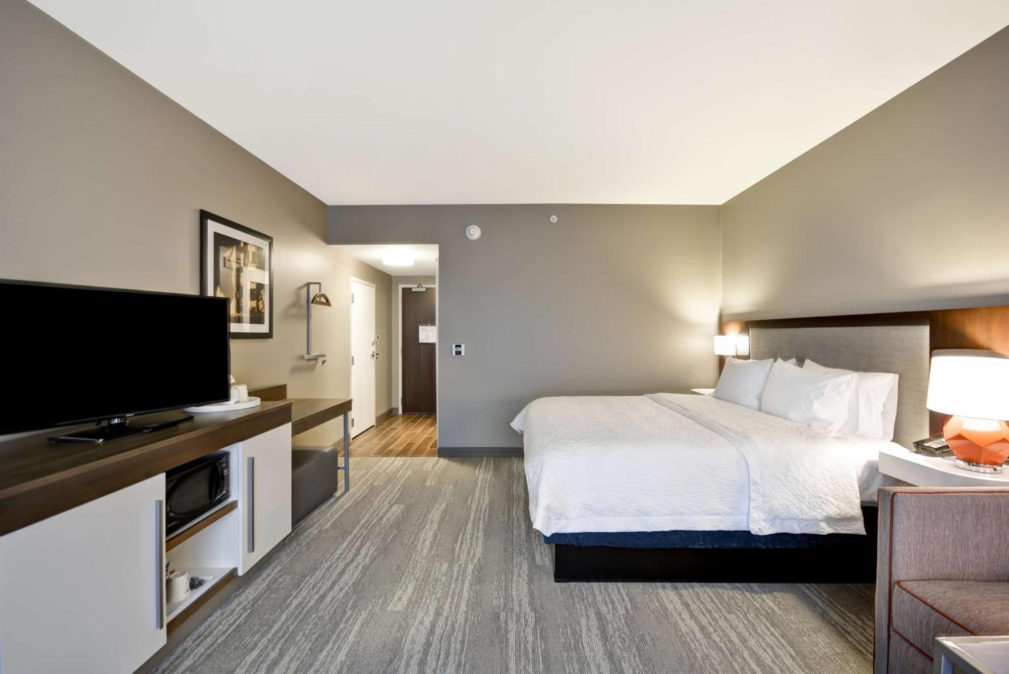 Hampton Inn Livonia Detroit Exterior photo