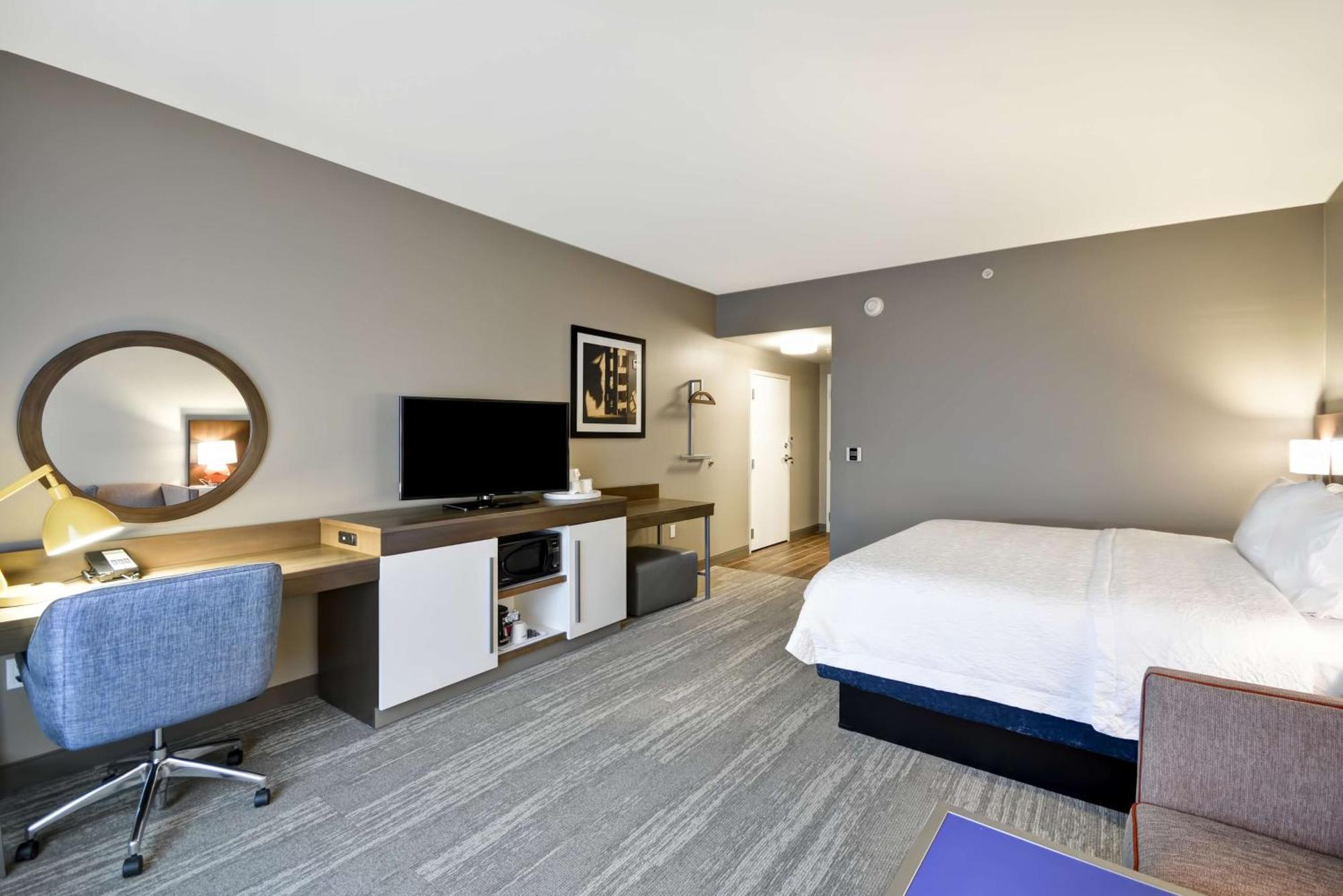Hampton Inn Livonia Detroit Exterior photo