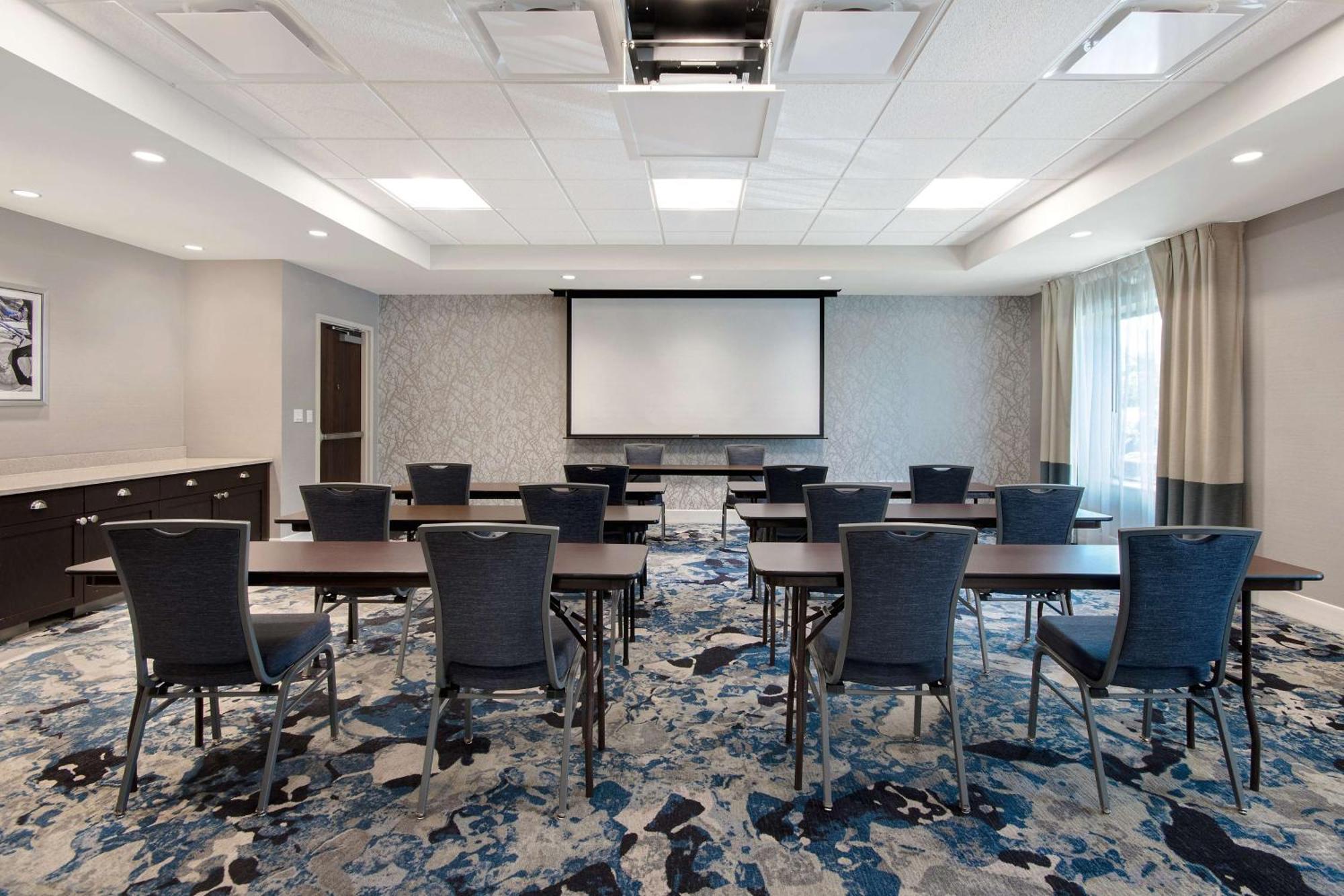 Hampton Inn Livonia Detroit Exterior photo